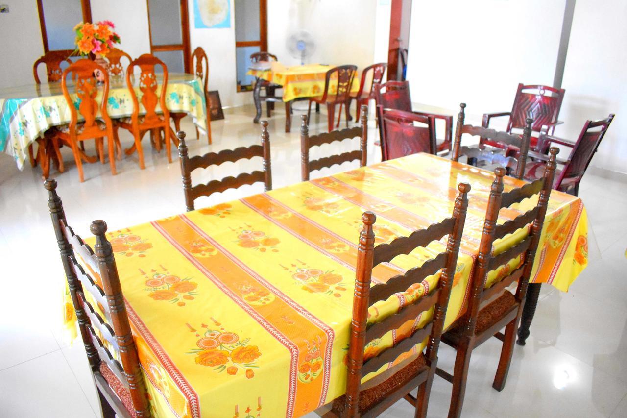 Lion Rest Hotel Anuradhapura Exterior photo