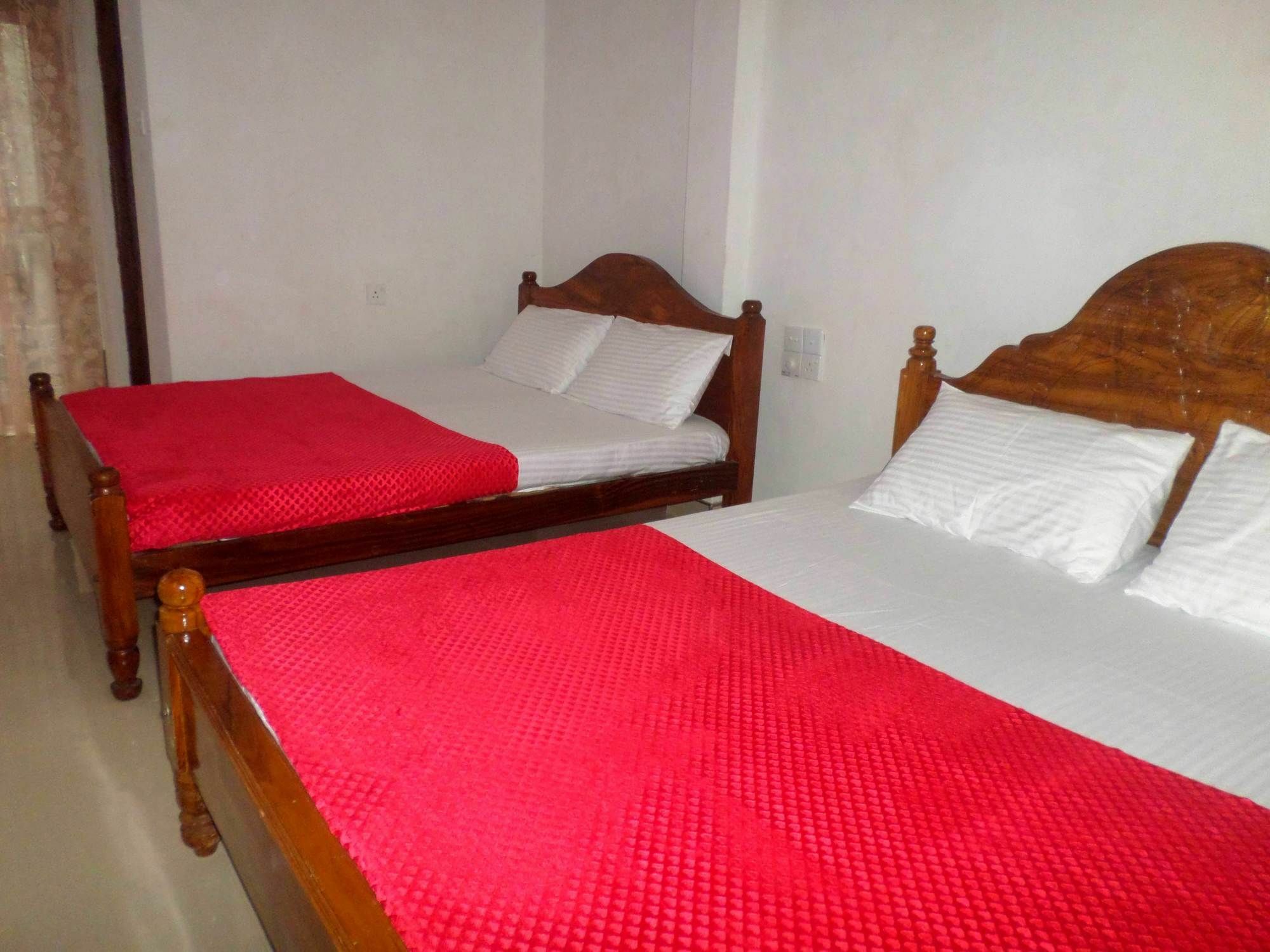 Lion Rest Hotel Anuradhapura Exterior photo